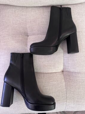 Jeffrey Campbell Black Platform Ankle Boots Chunky Heel Minimalist Goth 9.5